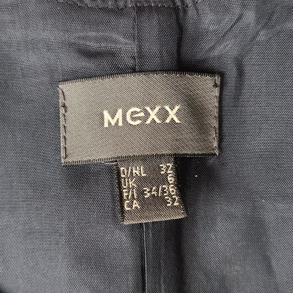 Dress - Picture 2 of 11